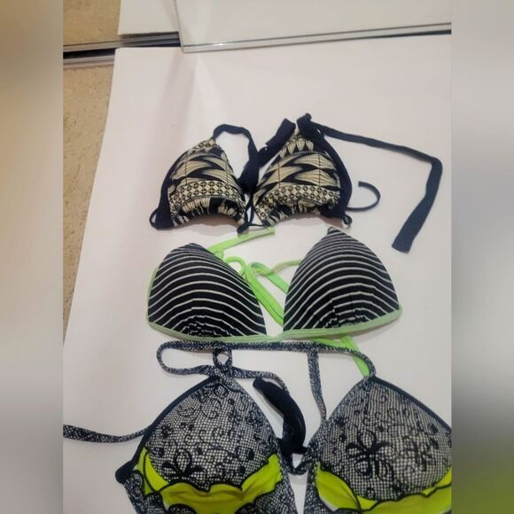 Bundle of 3 Women's Bikini 👙 tops Size Small - Picture 1 of 4